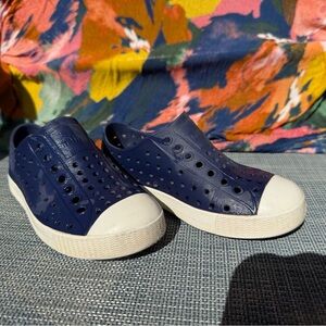 Native Jefferson Kids Navy Perforated Slip-On Sandals C11